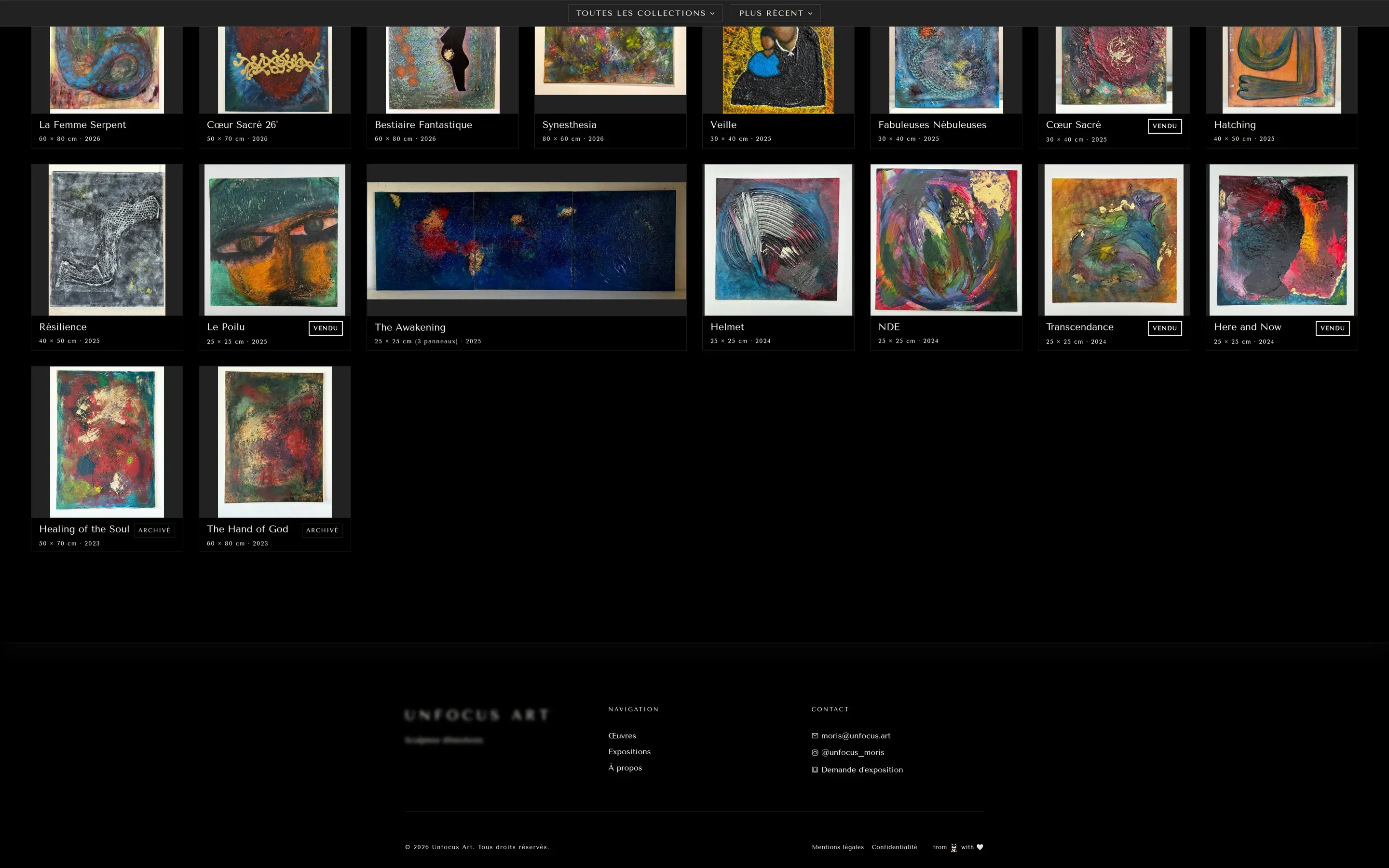 Le bas de la page des œuvres d'unfocus.art : la grille des toiles s'arrête net, et le pied de page apparaît en dessous, séparé du contenu par une lueur à peine visible. On y lit le nom Unfocus Art, la navigation et les contacts.