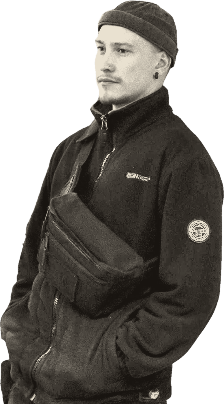 William, fondateur d’alysis, en veste polaire et bonnet